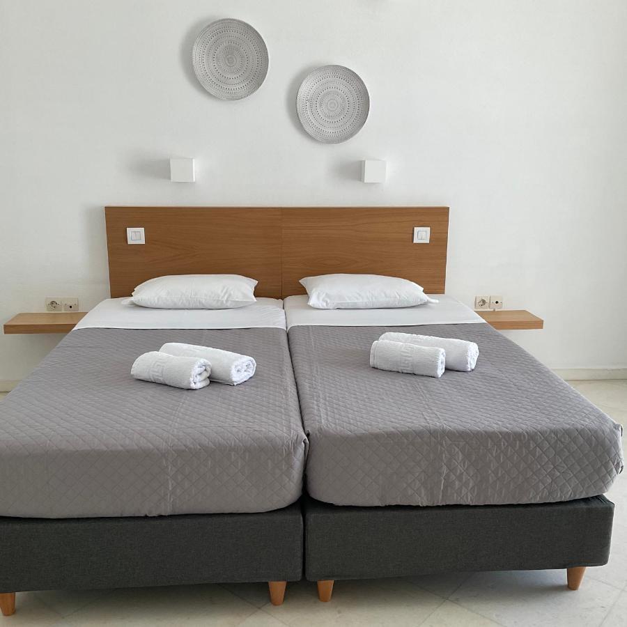 Rodia Studios & Apartments Paro Esterno foto