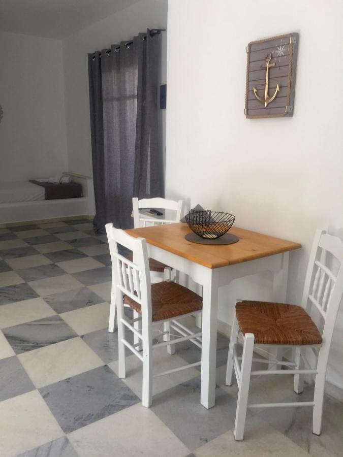 Rodia Studios & Apartments Paro Esterno foto